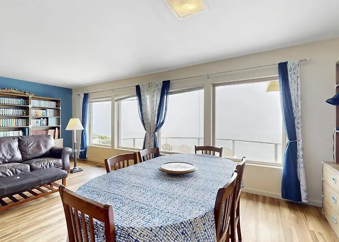 Nana'S Vintage Beach House